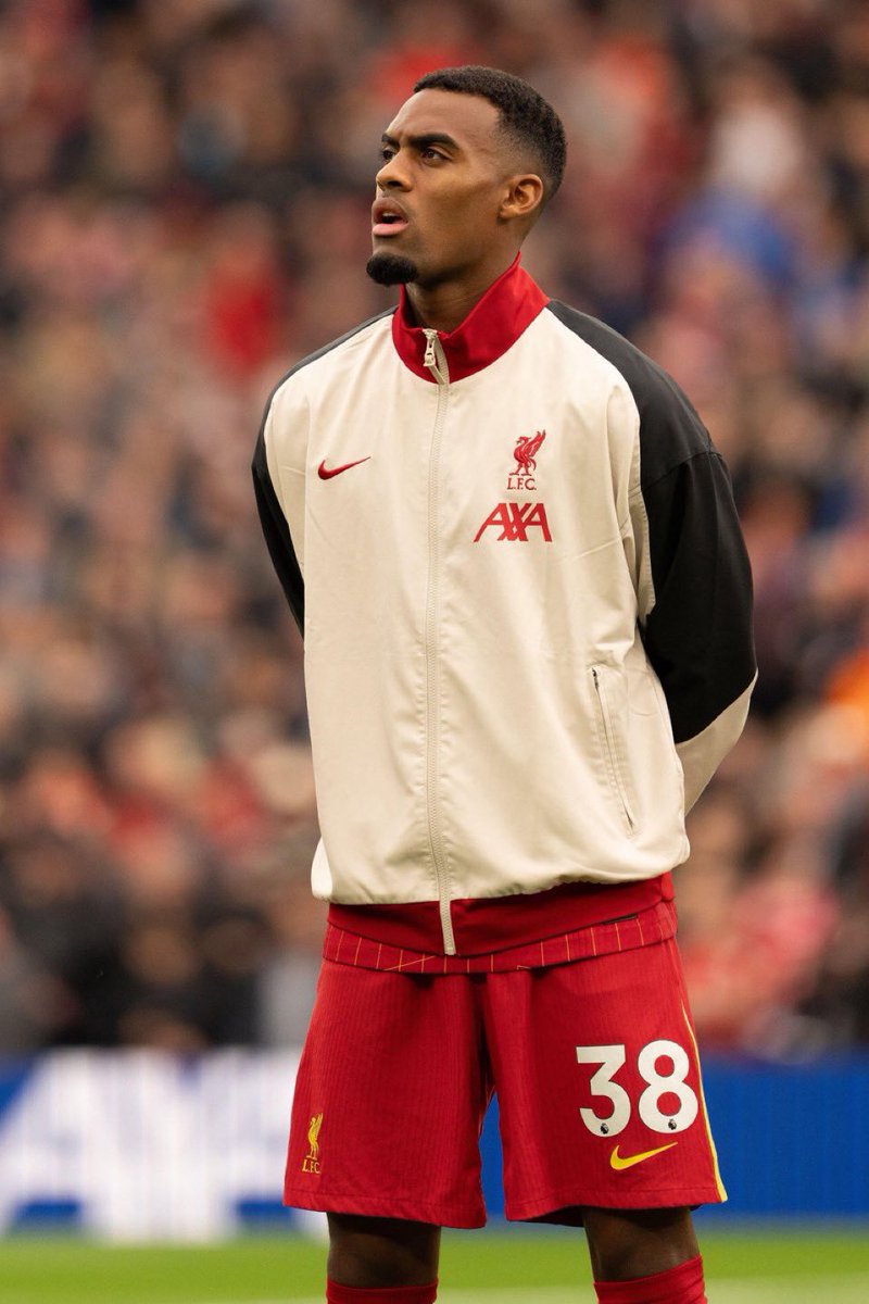 ryanjiro38's tweet photo. Zubi who? #lfc https://t.co/OoKuIoZfkp