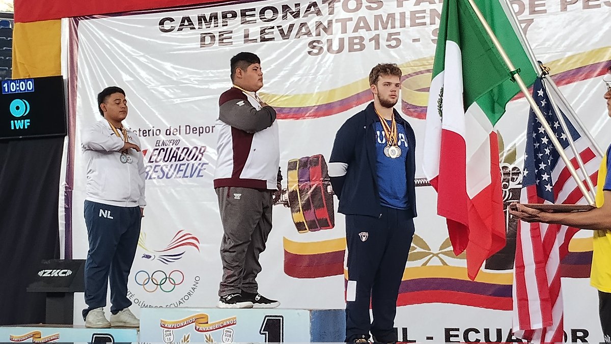 #PanamericanoPesas
#Sub15
Ubicaciones en la división +102 KG
1. Pedro Ángel (MÉX), 100-132-232
2. Noe Ramírez (MÉX), 100-131-231
3. Emory MCFann (USA), 105-120-225
<a href="/panampesas/">Federación Panamericana de Lev. de Pesas</a> 
<a href="/FMLPOFICIAL/">Fed. Mex. Lev. Pesas</a> 
<a href="/PesasPeru/">Federación Peruana de Levantamiento de Pesas</a> 
<a href="/DeporteEc/">Viceministerio del Deporte 🇪🇨</a> 
<a href="/ECUADORolimpico/">Comite_Olimpico_Ecu</a> 
<a href="/FEDENADOR_/">FEDENADOR</a> 
<a href="/Fede_Guayas/">#GuayasCompite</a> 
<a href="/DiegoArcos14/">𝒟𝑖𝑒𝑔𝑜 𝒜𝑟𝑐𝑜𝑠 𝒮𝑎𝑎𝑣𝑒𝑑𝑟𝑎</a>