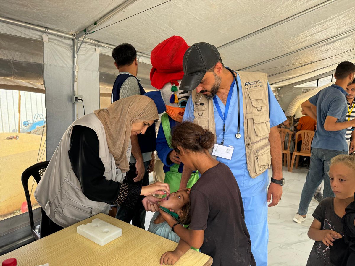 IMC_Worldwide's tweet photo. Today in #Gaza, we vaccinated more than 1,200 children as we kicked off the 4-day #polio vaccination campaign that we’re conducting in partnership with the @WHO at our field hospital in Al Zawaida. We aim to vaccinate 6,000 children by Sept 4. https://t.co/XL3OroKsf8
