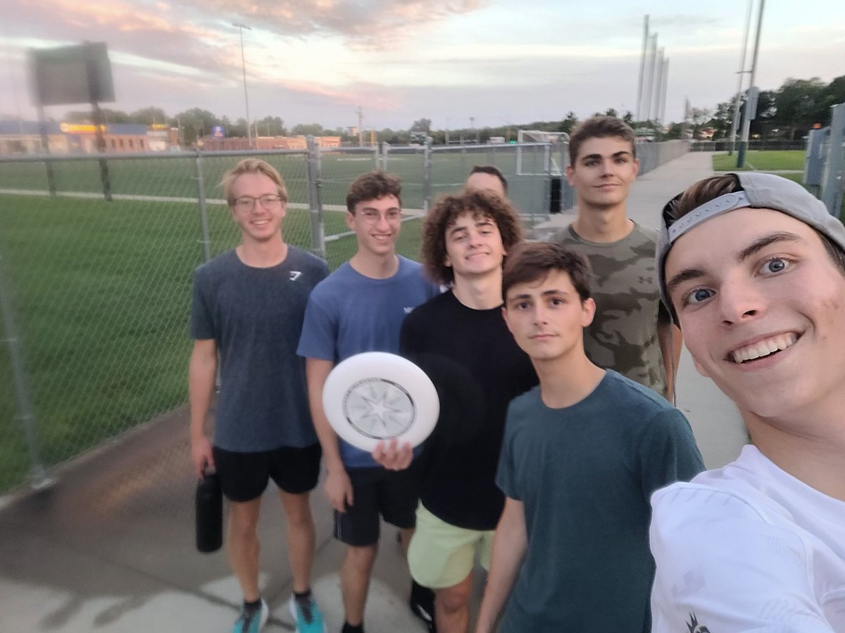 SpringsGarrett's tweet photo. Hangin’ with the S&amp;T boys! https://t.co/gyt4mxwFrz