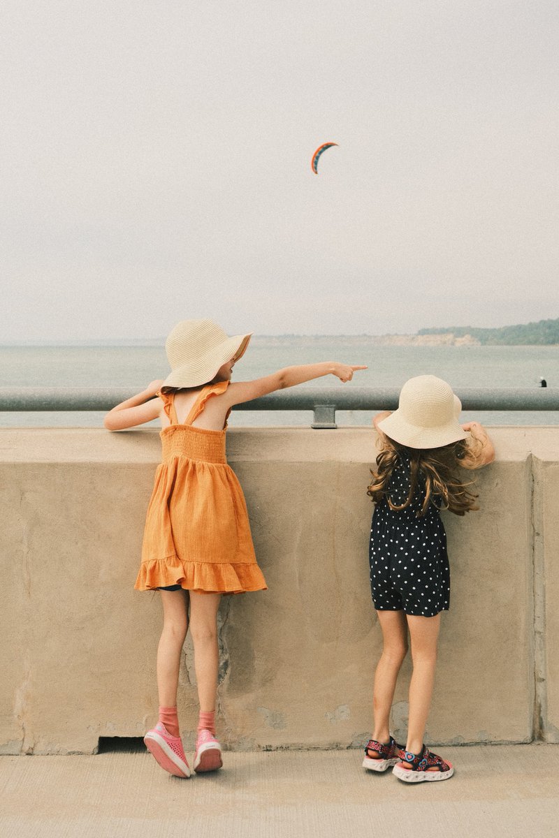 My daughters incorporated into my art!

Instagram: instagram.com/keenanbeaucham…

#photography