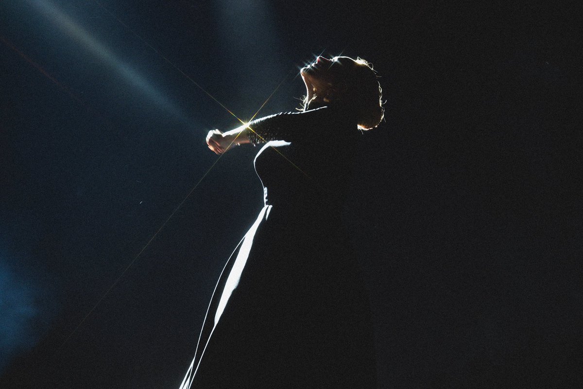 Adele's tweet image. 