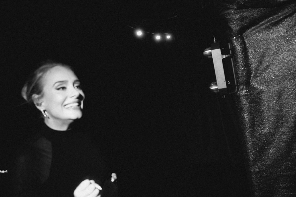 Adele's tweet image. Munich Night 10
