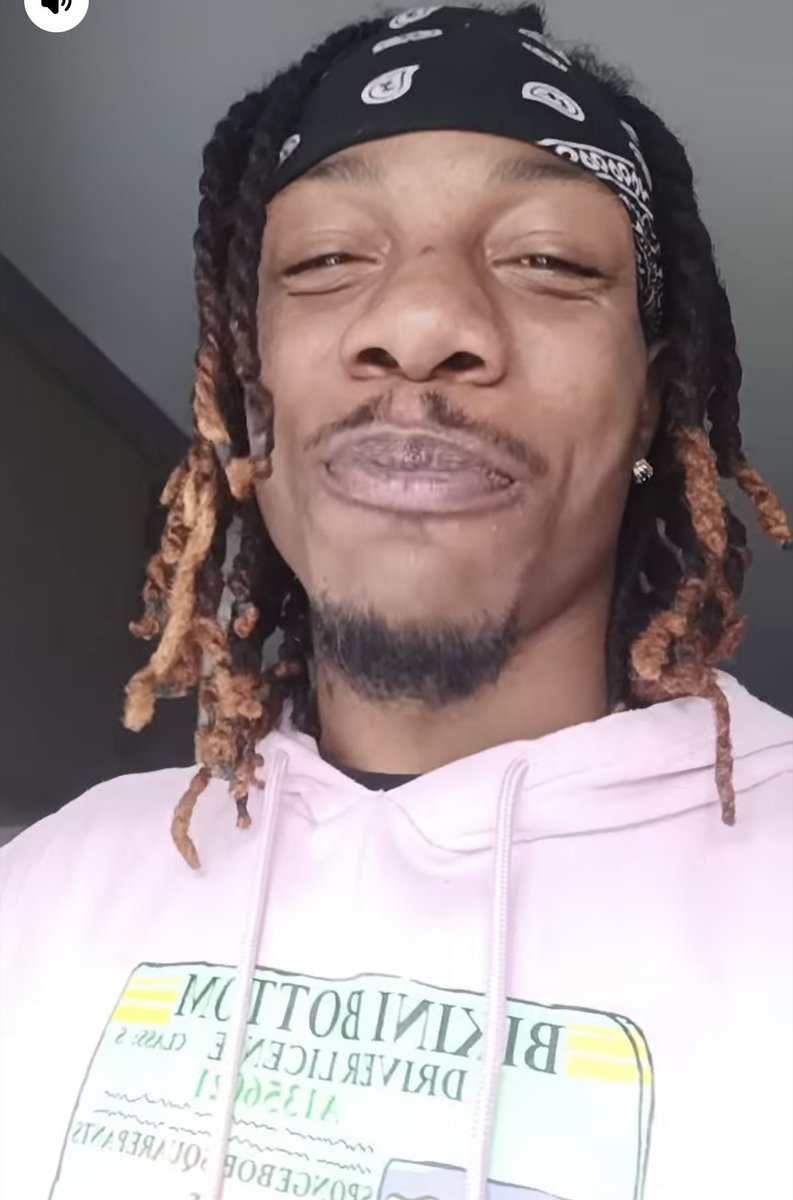 RAINEFIRE_MOON's tweet image. This nigga never opens his eyes😂😂 #RickB get familiar @I_Am_RicKB