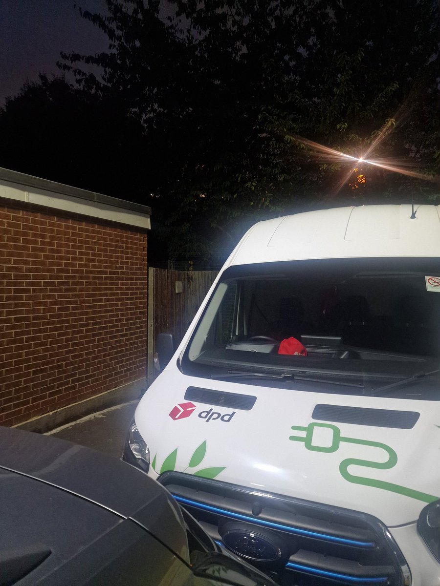 JasDhoofer's tweet photo. @dpd_uk One of your drivers has blocked my access and just left their van there. I'm running a business which I'm not being affected!!!! There's a gate clearly visible with a sign Do Not Park. Tell me how this is acceptable????!!!! https://t.co/Xqk0sN6mzg