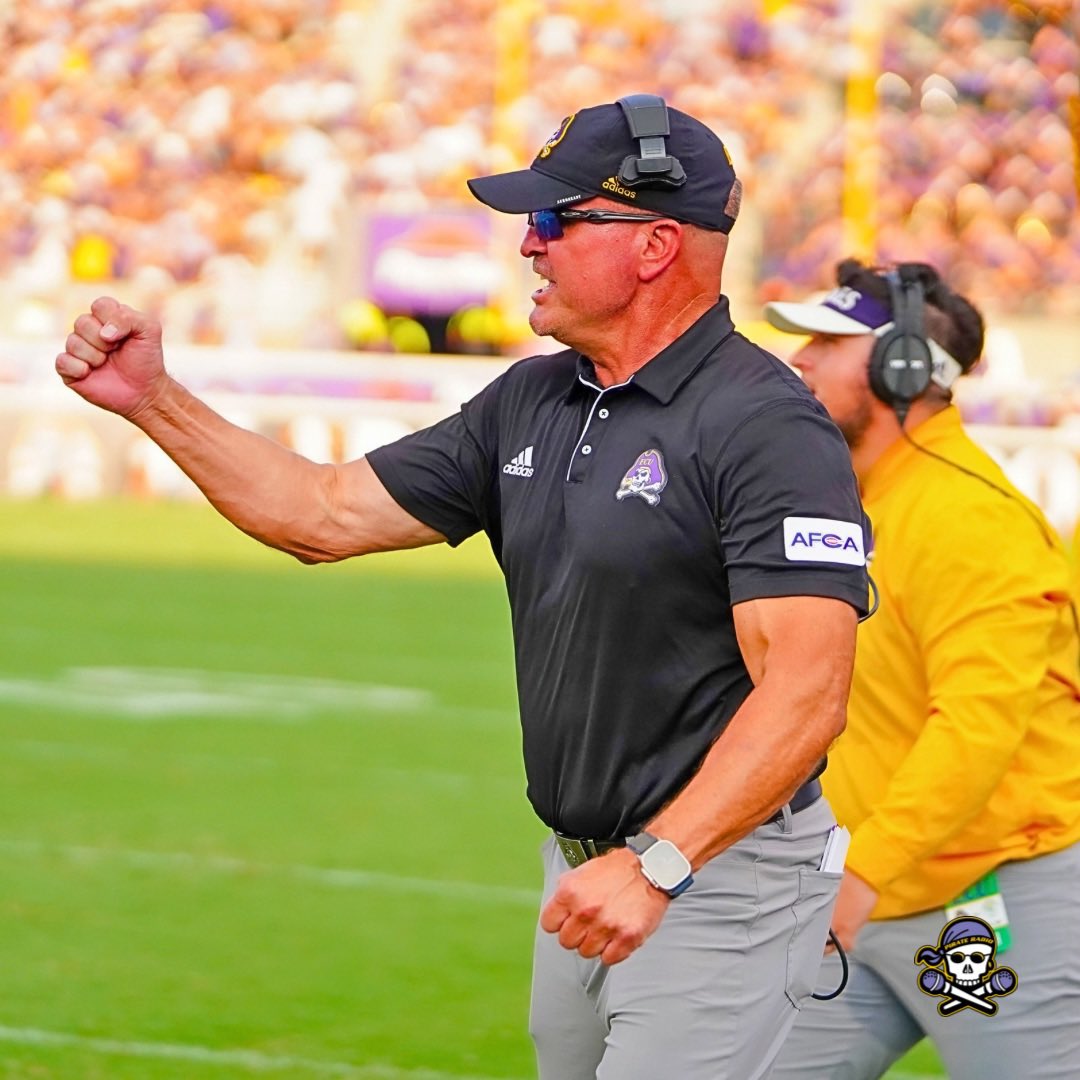 🏴‍☠️🏈 What a night in Rowdy Dowdy!
Check out the full gallery as well as tons of fan pics from ECU Football’s win over Norfolk State on the Pirate Radio Facebook page - facebook.com/share/p/gwKcYQ…
