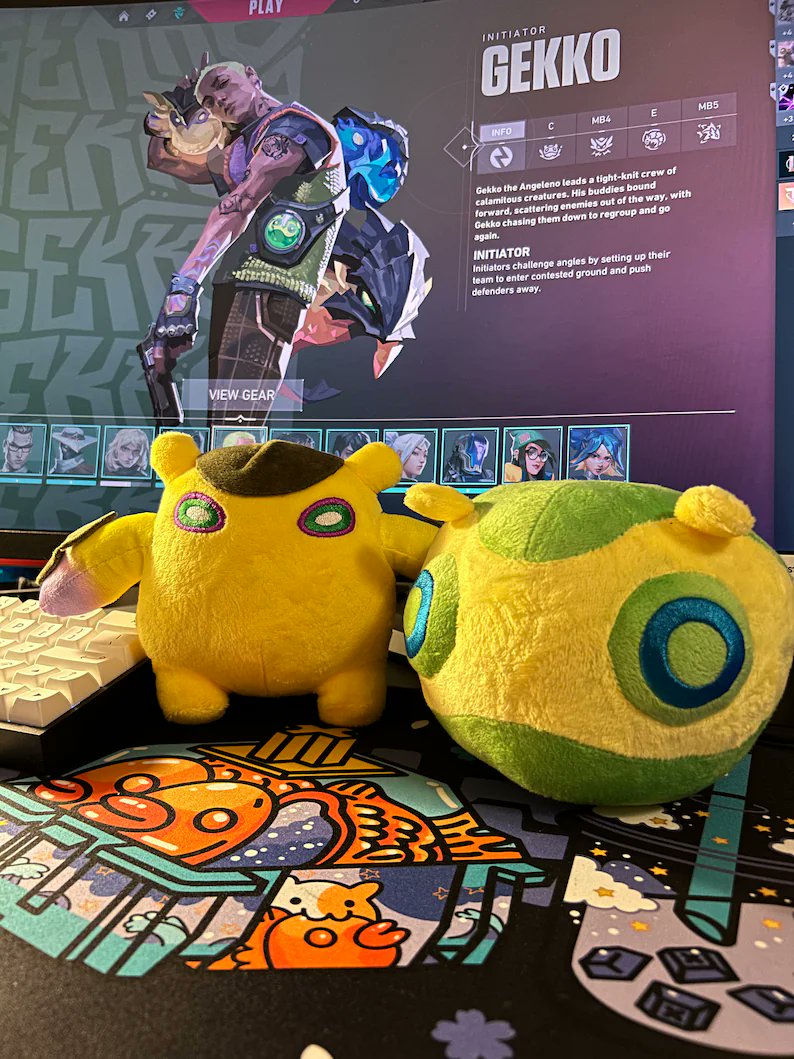 FRIERENanime_'s tweet photo. I NEED THESE https://t.co/Chy4JoILw1