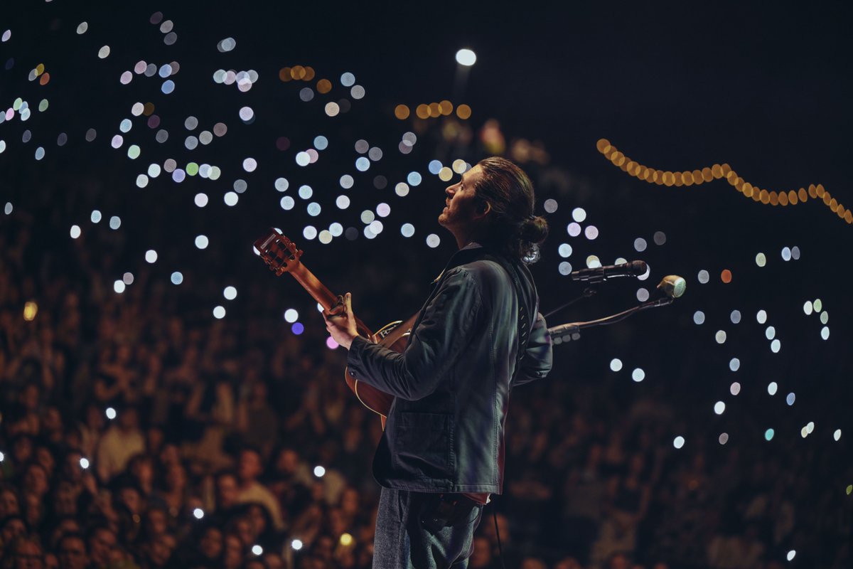 Hozier's tweet photo. West Valley City, Thank you 🖤

📸 @ruthlessimagery https://t.co/OnveGwDFkE