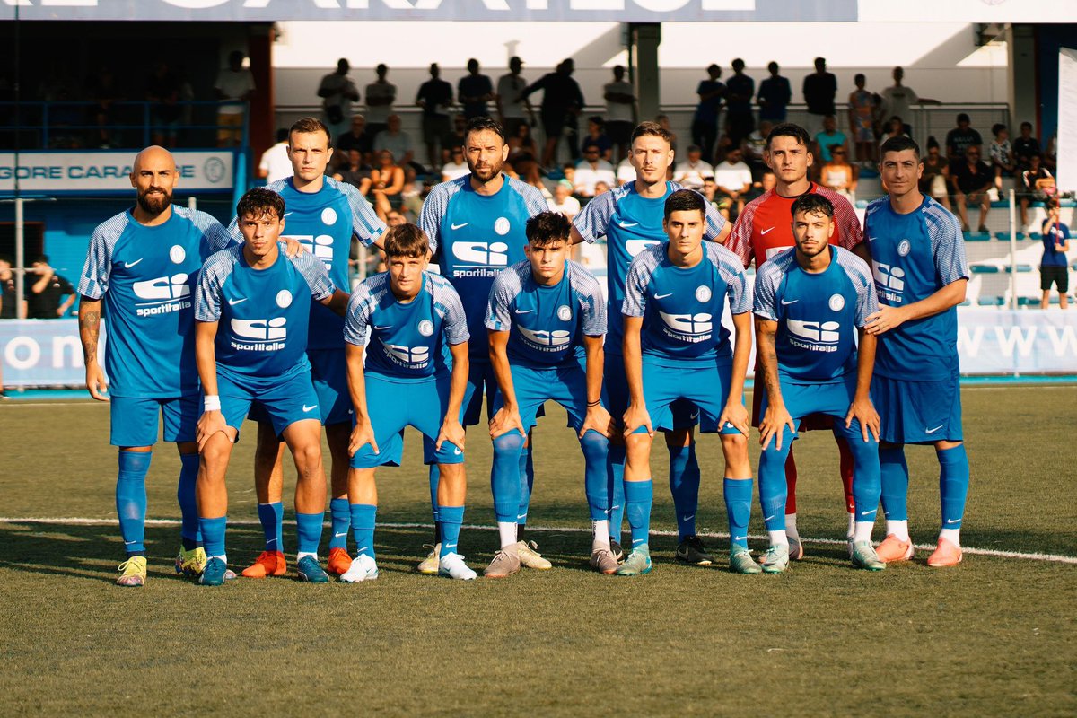𝐈𝐧𝐢𝐳𝐢𝐚 𝐚𝐝𝐞𝐬𝐬𝐨 𝐅𝐨𝐥𝐠𝐨𝐫𝐞 𝐂𝐚𝐫𝐚𝐭𝐞𝐬𝐞🆚𝐒𝐚𝐧𝐠𝐢𝐮𝐥𝐢𝐚𝐧𝐨 𝐂𝐢𝐭𝐲‼️

Una squadra, una famiglia…forza Folgore Caratese⚪️🔵