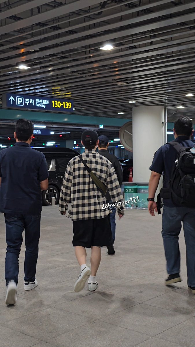 d.o.hwinner.121 tweet media