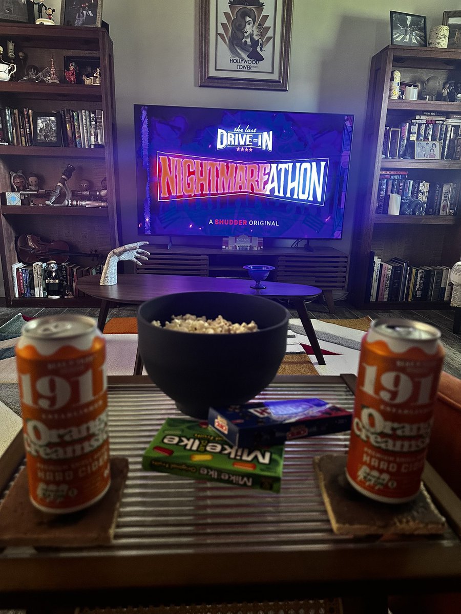 Weekend plans 🍿🥤🍫🎥 @joebobbriggsofficial <a href="/kinky_horror/">Diana “Darcy the Mail Ghoul” Prince 🎃💌</a> @shudder #thelastdrivein