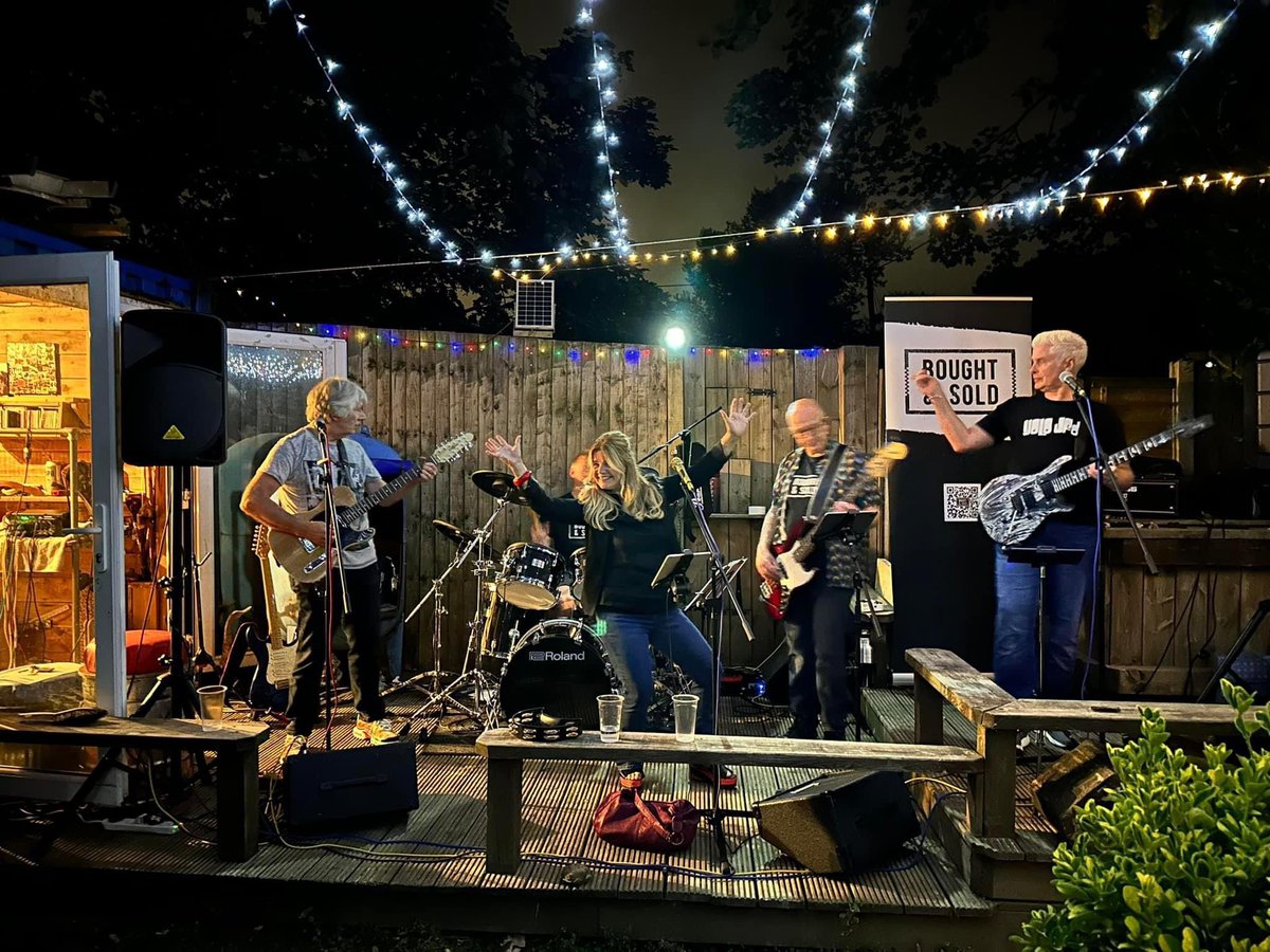 What a fabulous night we all had playing music for the wonderful guests at the beyond quirky ‘Tuck’s’ garden party!

#BoughtAndSold #LoveMusic #LiveMusic #GardenParty 

🎸🎤🎸🥁🎸