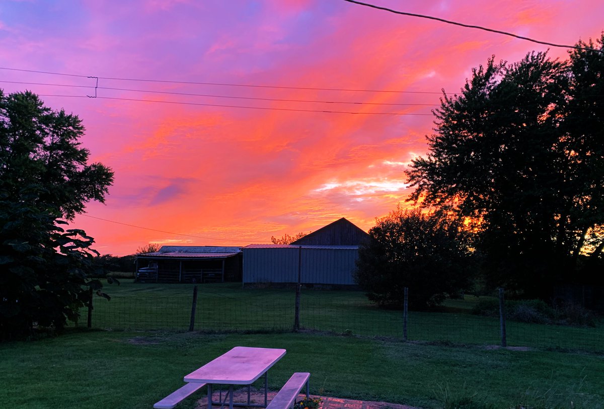 Walker1985Tina's tweet image. &quot;New month, new content!”Ready to create, caffeinate, and (probably) procrastinate just a little. 😅 Here&apos;s to crushing goals and making magic happen—one post at a time! 📸 #NewMonthNewGoals #UGCLife #ContentCreatorVibes
#boomerUGC
#babyboomer