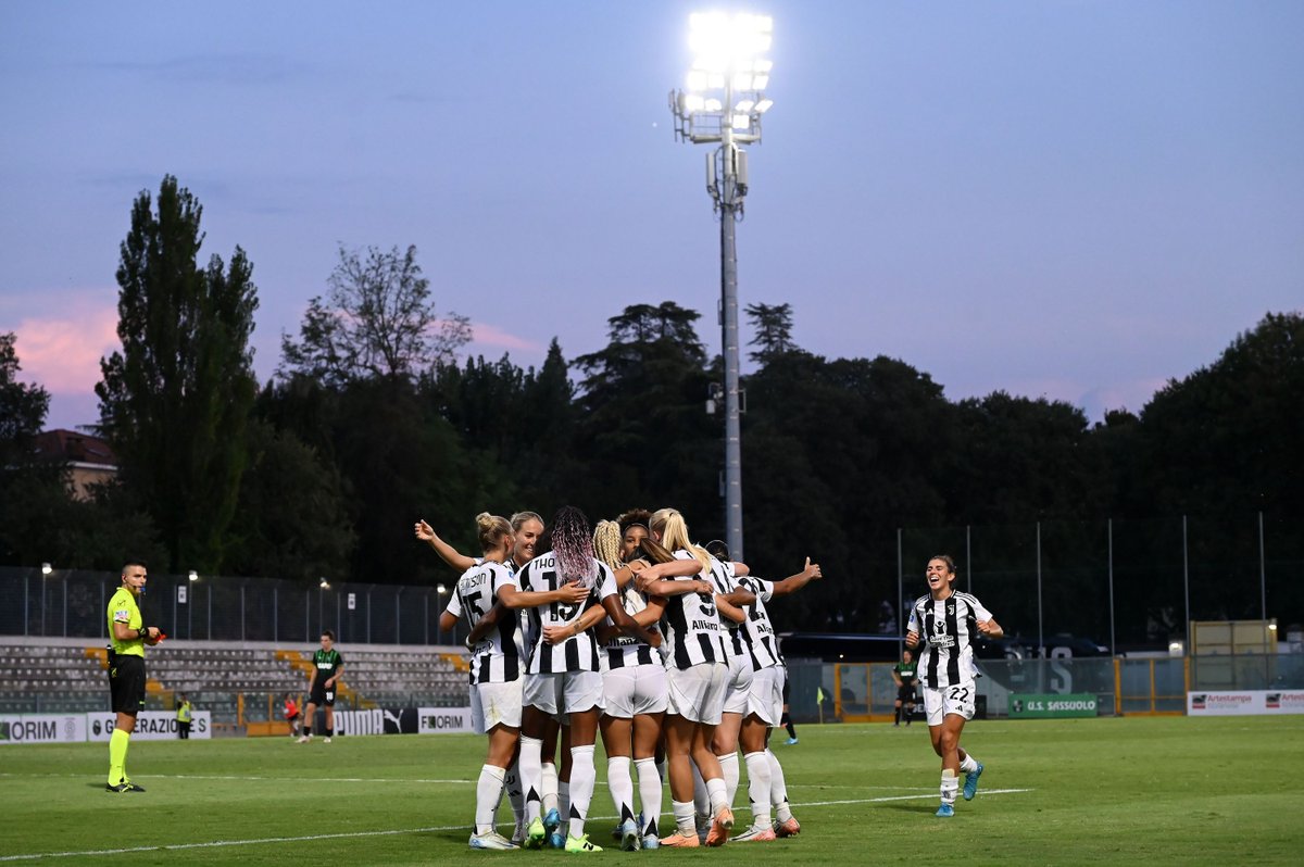 juventusfcen's tweet photo. Six goals, six goalscorers, and 𝐭𝐡𝐫𝐞𝐞 𝐢𝐦𝐩𝐨𝐫𝐭𝐚𝐧𝐭 𝐩𝐨𝐢𝐧𝐭𝐬 for our Bianconere yesterday! 🔥

Starting the season on the right foot! 🤍🖤 https://t.co/HpksHZjFkQ