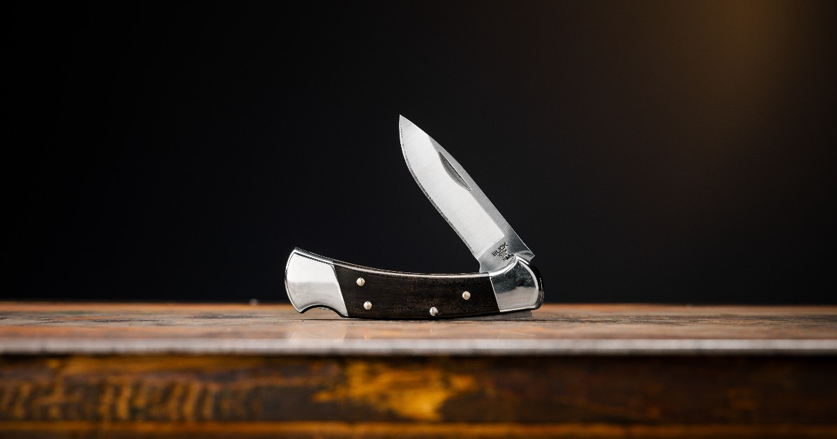 BuckKnives1902's tweet photo. Labor Day Sale! The classic 112 Ranger with a drop point blade with a nickel-silver bolster is a head-turner! What’s your take on the silver versus brass finish?
Grab the 112 at a great discount: https://t.co/PJHvN9zX4Q
#buckknives #madeinamerica #buck112 #112 #edc #legacy https://t.co/fkMuYo76vn