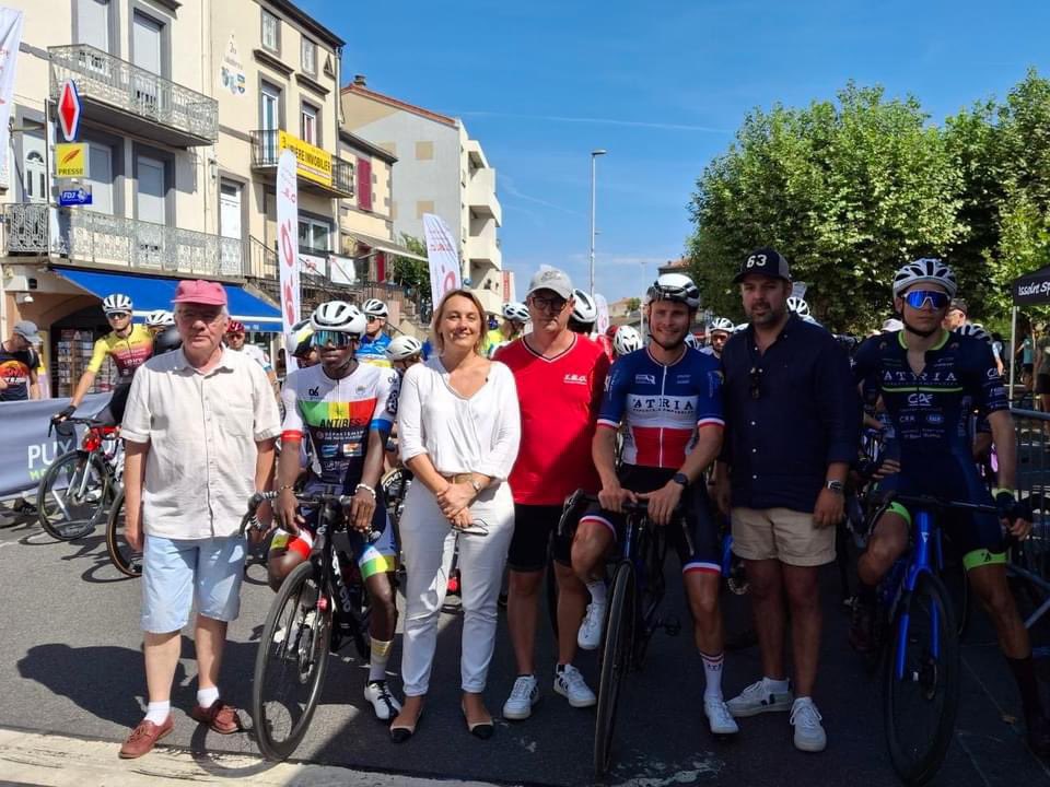 DelphLingemann's tweet photo. 🚴🎺 À #Aubière pour la #SaintLoup et la course cycliste des Petits Champions & des Champions.
Félicitations à Issoire Sports Organisation et à l’association ACO pour la belle organisation de cet événement 👏
#Aubiere #SaintLoup #Coursedeschampions https://t.co/oS5xCHfNlq
