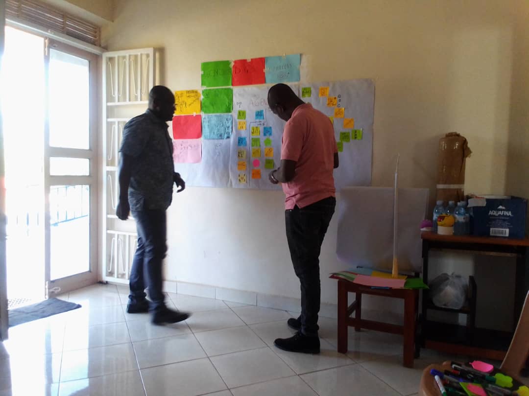 Rwandarocoffee's tweet photo. Traceability from seed to cup!

At our coffee company, we're committed to transparency and accountability in every step of our journey. That's why we maintain rigorous traceability records, from farm to cup

#CoffeeTraceability #Sustainability #FairTrade #QualityControl https://t.co/iN5f0J6Kxe