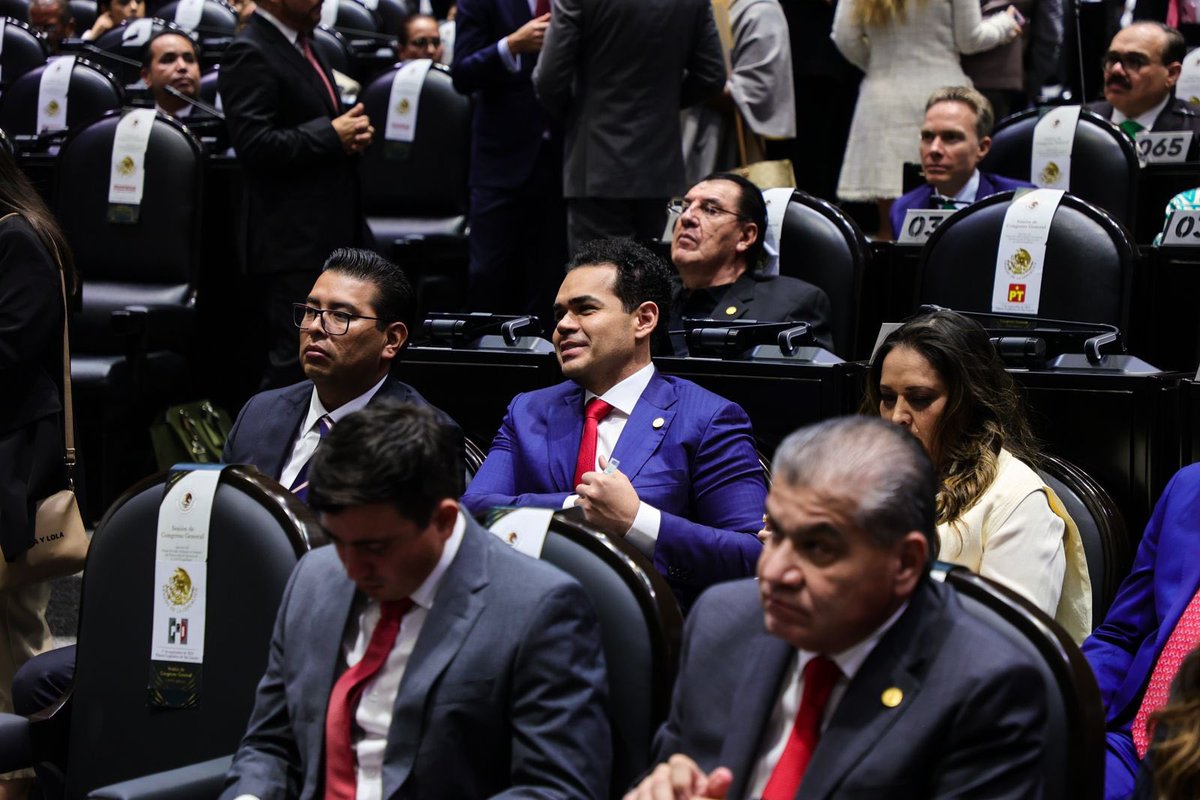 México vive un momento trascendental, como Senador de la República defenderé la democracia y el Estado de Derecho. 

¡Por nuestro país!🇲🇽