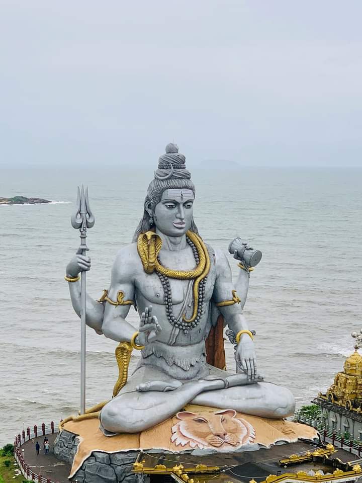 ChitraShar77488's tweet photo. कल्प भी शिव , काल भी शिव हैं 
जीवन का उद्धार भी शिव.....।।❣️🙏
    🌿हर हर भोले नमः शिवाय 🌿🔱 https://t.co/WWZ97nqxzb