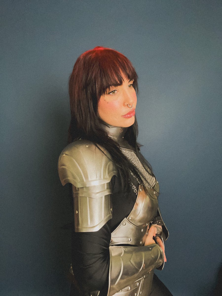 EvilBettyClark's tweet photo. New hair, same maiden https://t.co/SKD7Y88am8