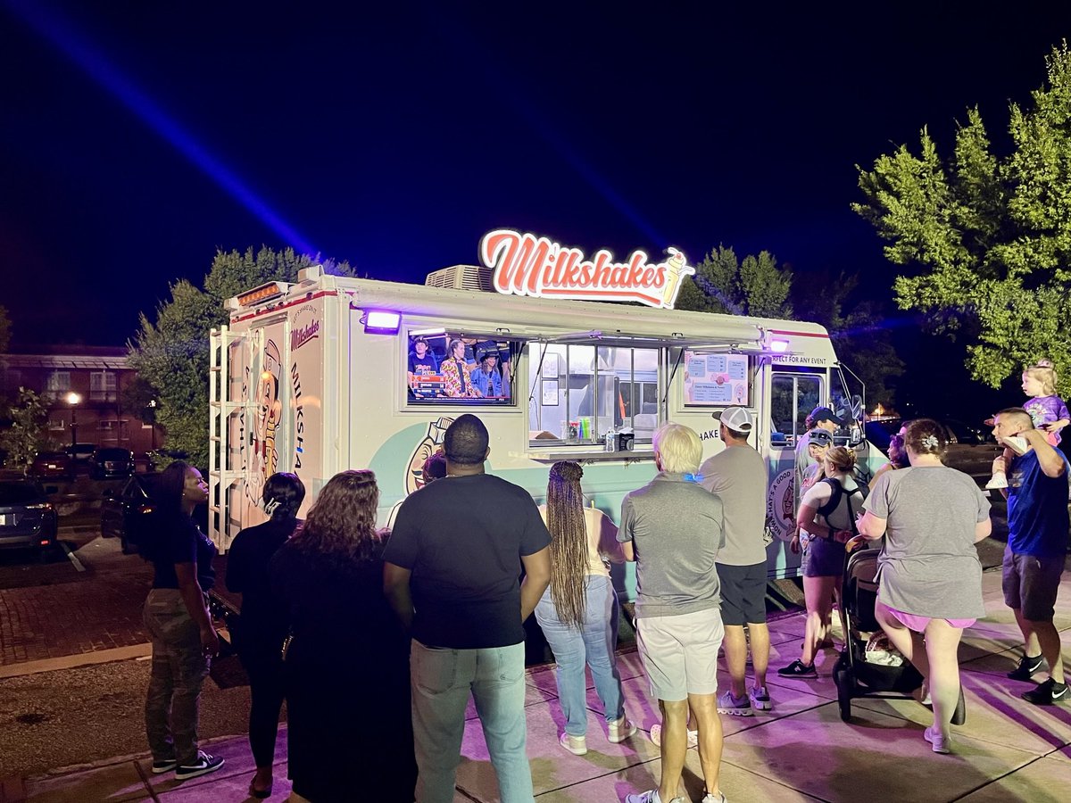LetsShakeOn's tweet image. Today marks one year of Let’s Shake On It Milkshakes! 🥳 Over the past 12 months, we’ve hand-scooped over 40,000 scoops of ice cream and served up over 13,000 delicious milkshakes. Thank you for your support! Here’s to many more years to come! 🍨🫶 #auburn #opelika #icecreamtruck