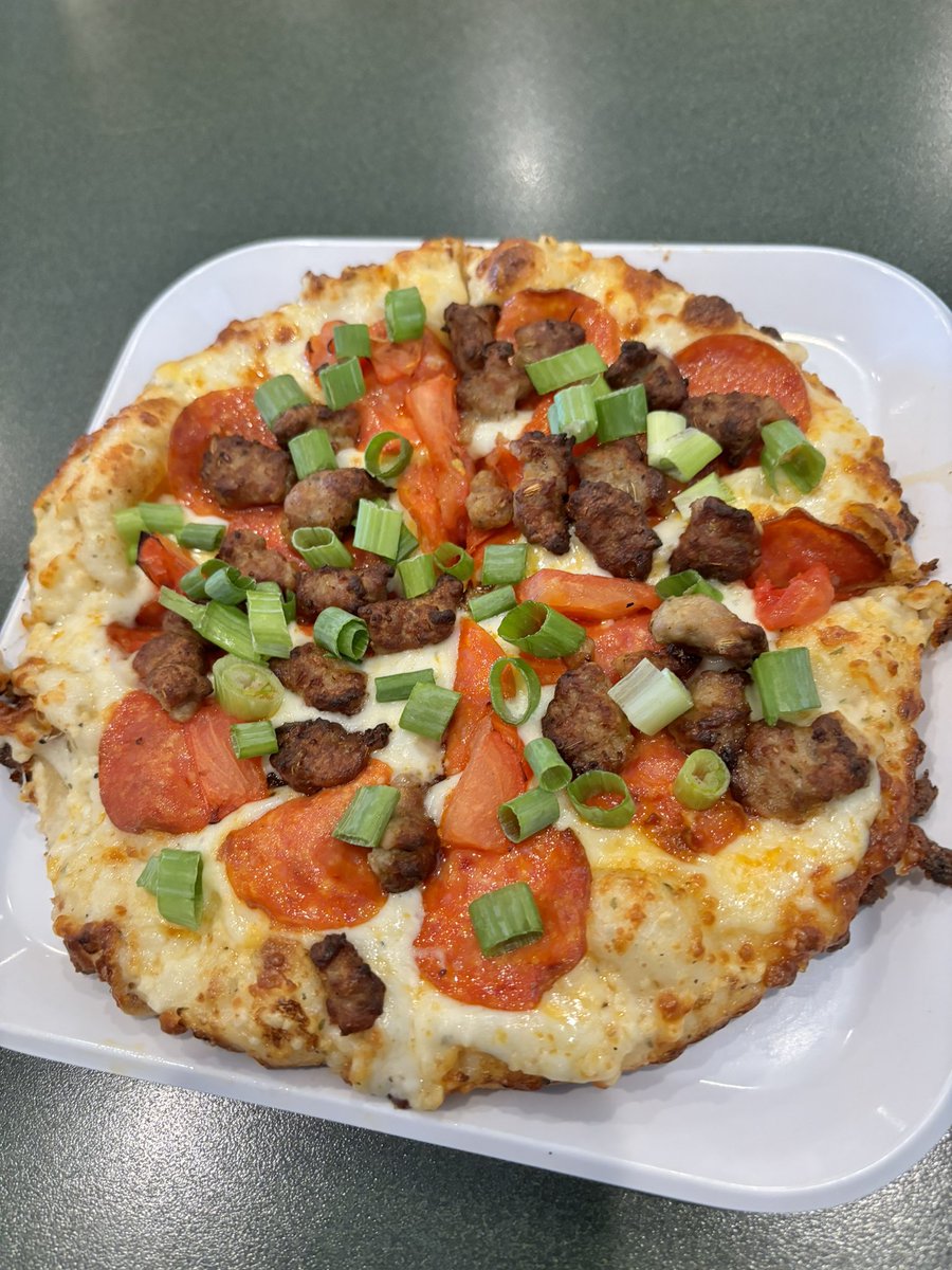 jonathan_shen7's tweet photo. Man, I knew I shouldโve gone with the Montagueโs All-Meats Marvel tonight. ๐ @RoundTablePizza #roastedgarlicsupreme #pizza #pizzanight #allmeats #goodfood #happysunday #foodstagram #igeats #foodpic https://t.co/CivqIVtujC