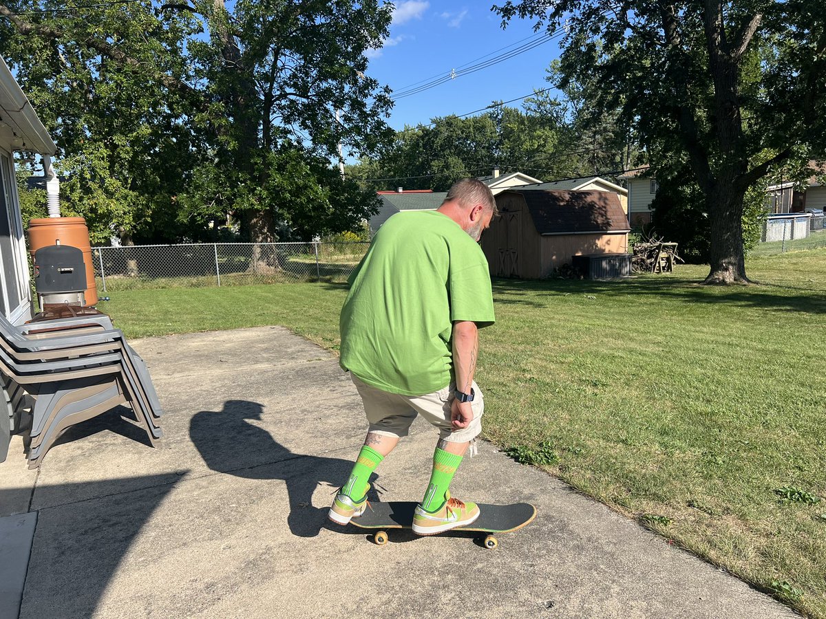 snkr-sneak tweet media