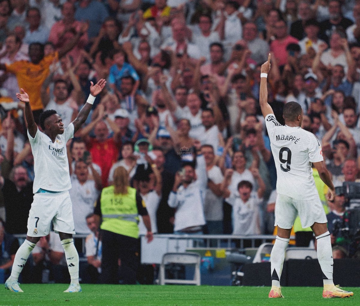 WHAT A PIC. 👑👑
