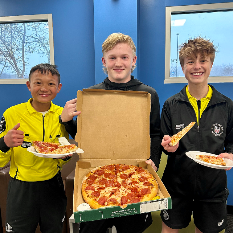 Thank you @papajohns for providing staff meals at the Heartland Midwest Classic Tournament!