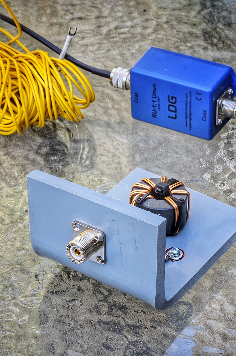 VE5REV's tweet photo. Got the DIY 4:1 transformer hooked up to the 20m #DeltaLoop. Great day to hunt #POTA 😎👍 🔺 https://t.co/Koaw0Yr1d3