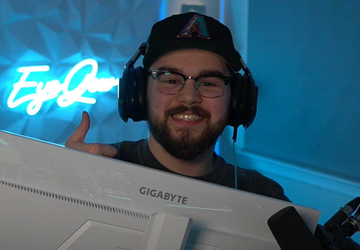 itsEyeQew's tweet image. I&apos;m teaming up w/ @AORUS_NA to give away ONE Ice Monitor!

All you have to do is:
1) Follow @itsEyeQew, @XenGGs &amp;amp; @AORUS_NA 
2) Like &amp;amp; Retweet this tweet ❤️♻️
3) Tag TWO Friends
4) Enter here - gleam.io/qKAeF/gigabyte…

Winner chosen on 9/15! #GIGABYTE_ICE_Monitor