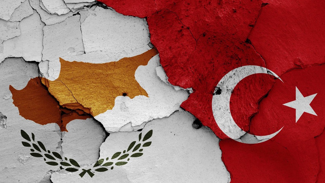 _BorRado_'s tweet photo. Turquía tacha de "propaganda negra" una serie histórica de Netflix https://t.co/sNa1pDkGul https://t.co/PFV6AeD52s