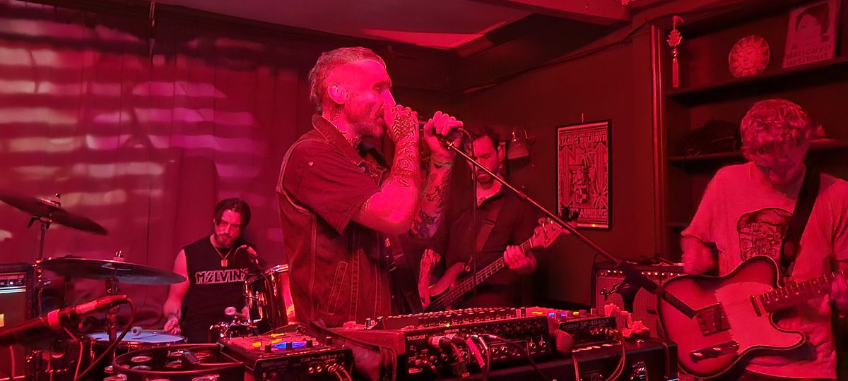 Blimey, that was loud.
Gnod.