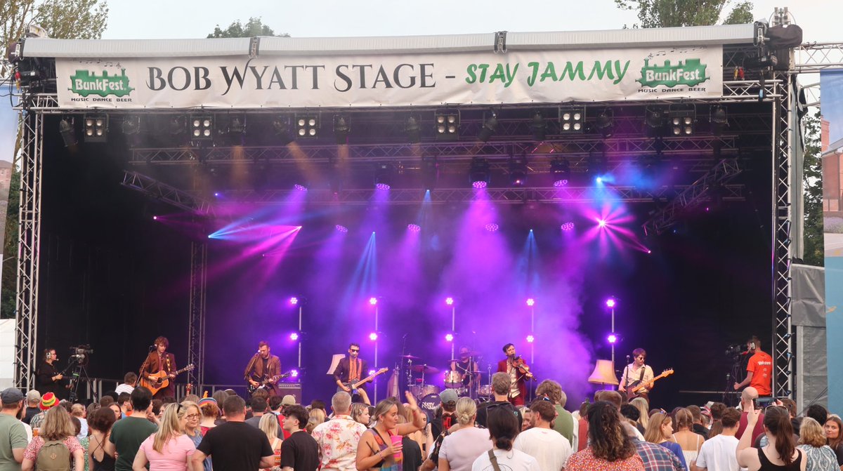 Linda Hull 🙋🏻‍♀️🧡 💙 tweet media