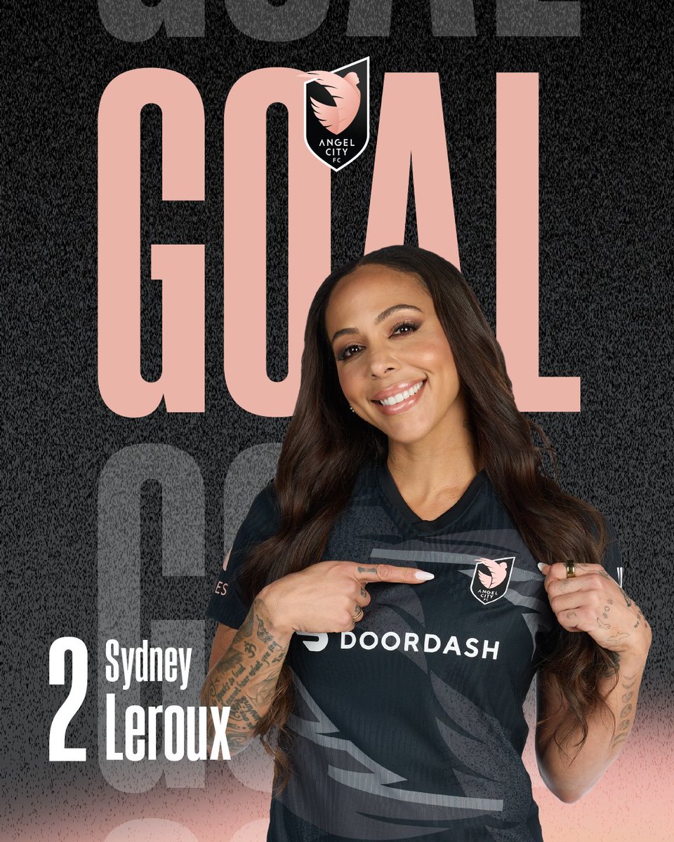 weareangelcity's tweet photo. 90+1' | SYDNEY GIVES US THE LEAD IN STOPPAGE TIME!
#Volemos | #NWSL | #LAvCH 2-1 | #AngelCityFC https://t.co/5xcLuoMQ8q