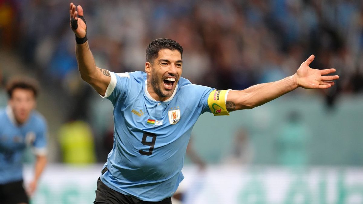diegomunoz75's tweet photo. Luis Suárez anunciará este lunes que deja de jugar en la selección uruguaya después de 17 años. Se va el máximo goleador Celeste de la historia. El viernes ante Paraguay en el Centenario será su última función. @ESPNUruguay @SC_ESPN. https://t.co/my4IHlEkZy