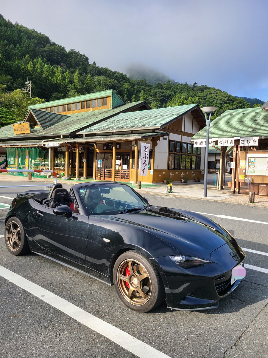 tabo0616's tweet photo. おはようございます♪
天気が回復し、久々のオープン出勤です☺️
#ロードスター　
#NDロードスタ�� https://t.co/q3u9xwgGsT