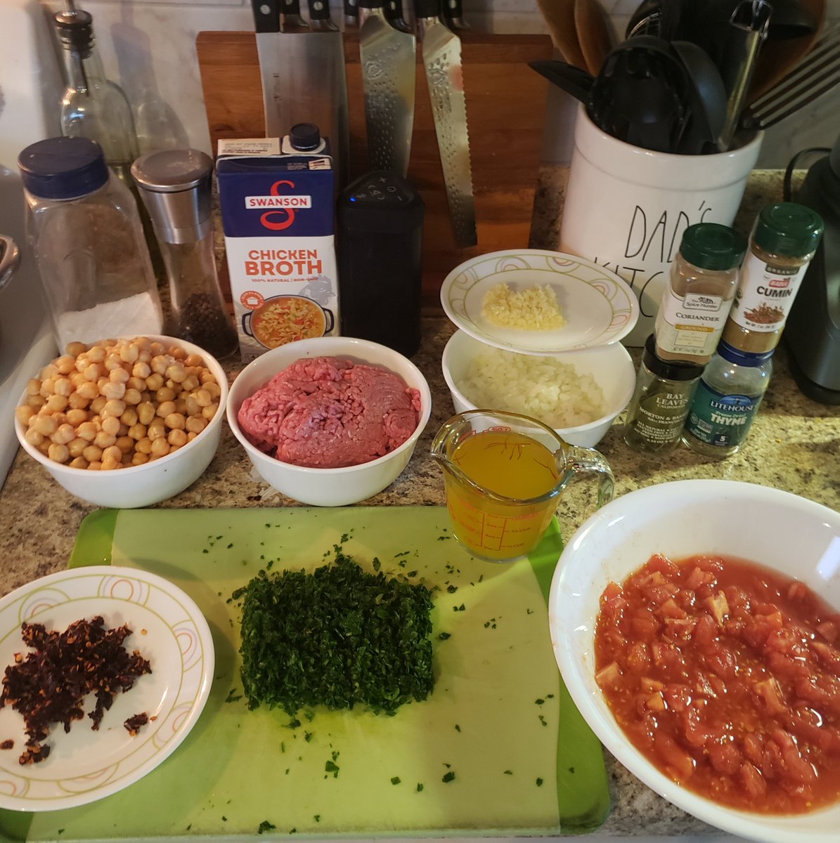 VIPvinnyD's tweet photo. Mise en place for #Sunday #dinner. My not exactly Chana masala. Always have to spin things my way. Ground beef, ceci, onion, garlic, fresh tomatoes, chopped guajillo & arbol chiles, chicken broth w/ saffron blooming, coriander, cumin, thyme, bay leaves, & fresh parsley @ the end. https://t.co/HwPwSCF7MN