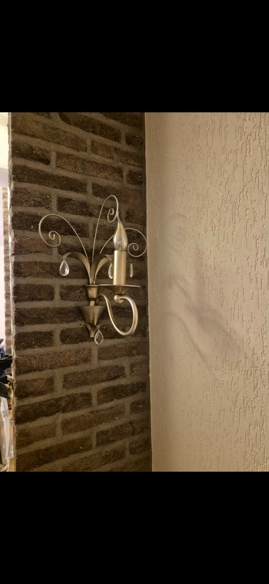 Koopplein PeelenMaas hanglamp muurlamp: Reageren of meer informatie? Klik hier 👉 nette zilverkleurige lampen set 1x hanglamp en 1x muurlamp dlvr.it/TCghdT
