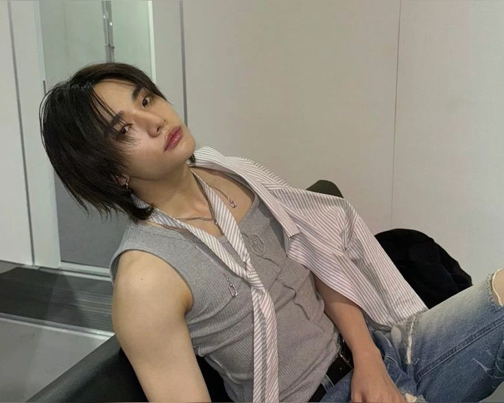 j1onezq's tweet photo. #hyunlix; au | ¿Feelings? 

Prototipo F33L1X creado por Lee Taem¡n es el primer robot capaz de sentir como un ser humano, desde la tristeza hasta el "amor" https://t.co/CXUGDuFHuB