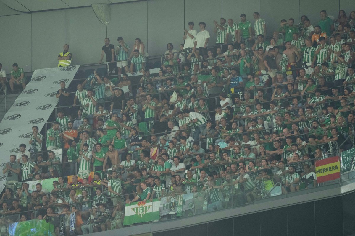 💚♾

𝑰𝒏𝒒𝒖𝒆𝒃𝒓𝒂𝒏𝒕𝒂𝒃𝒍𝒆.

#RealMadridRealBetis