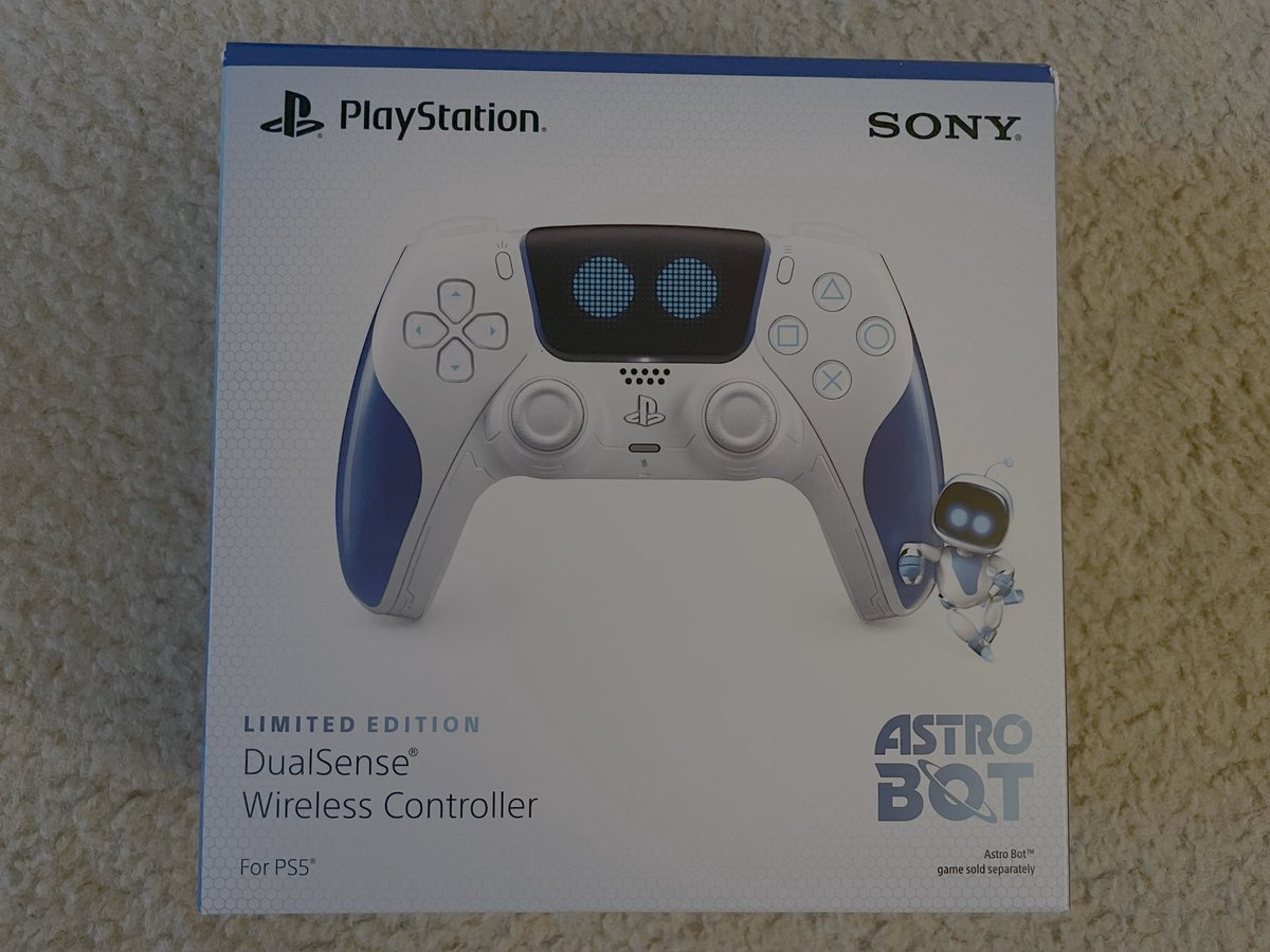 RJTZ's tweet photo. Astro Bot DualSense controller just showed up. Are these even supposed to be out yet? #Astrobot #PlayStation #PS5 @TeamAsobi https://t.co/zT8nQS0kNf