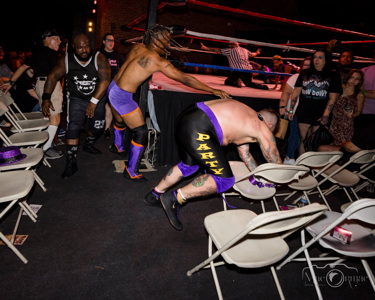 _DaSHADE's tweet image. Make sure to hire Affirmative Action for your next event. We are great Ushers! We help you find your seat and everything under it!!

#affirmativeaction #ushers #hospitality