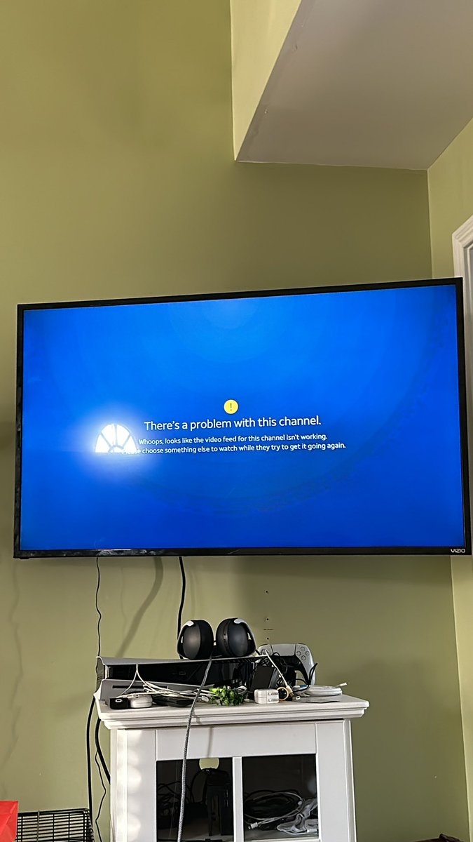 newjvbell270's tweet image. Count your days @DIRECTV. Yall do this goofy shit every fucking football season. I’m sick of it.