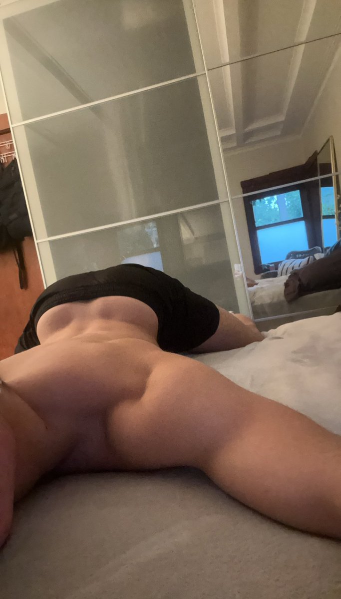 Flavio_boooy's tweet photo. Rt if you like this position for massaging me😁

#twink #gay https://t.co/genRjLUzoz