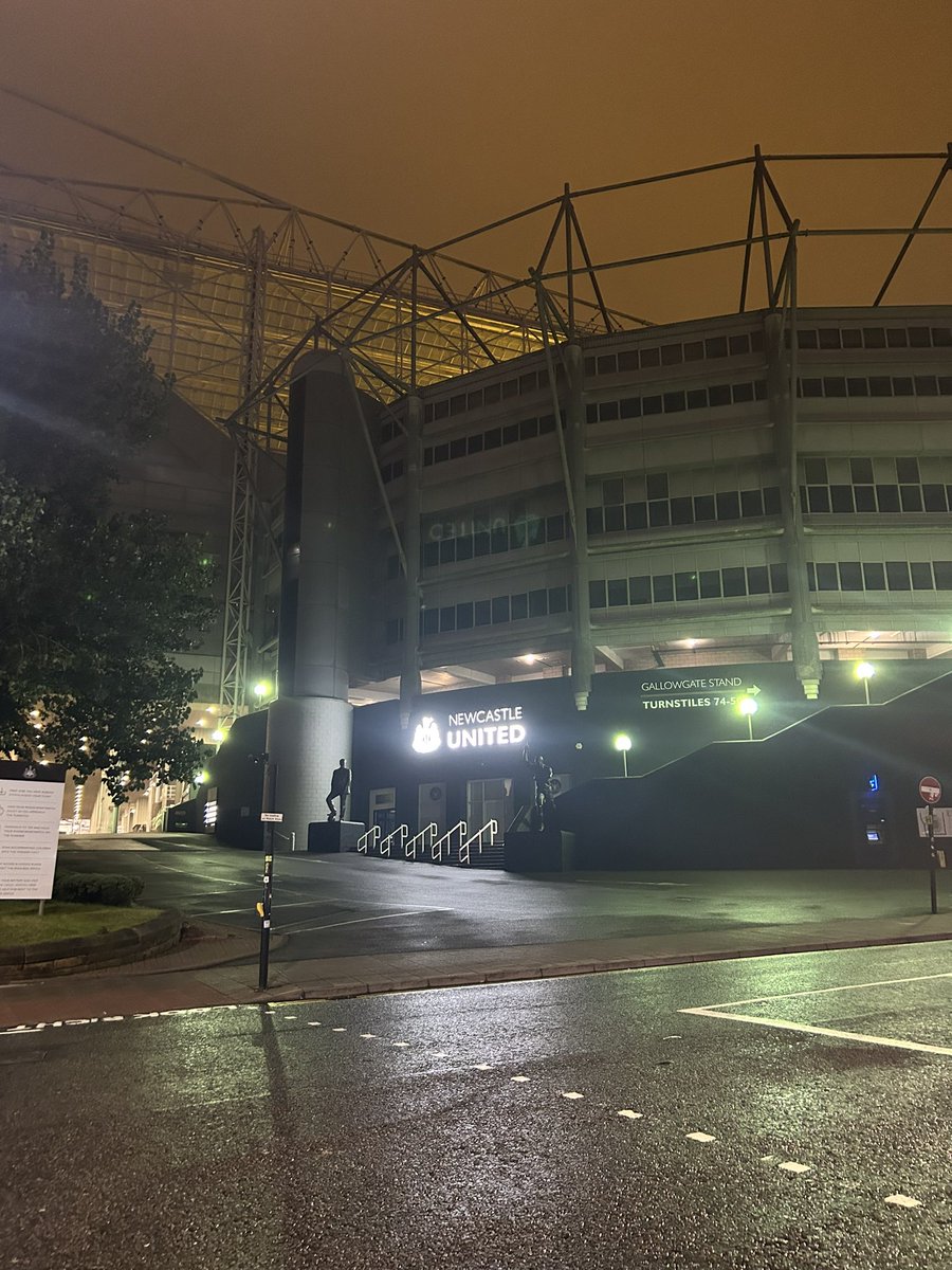 Chrismarshnufc's tweet image. St James at night #nufc