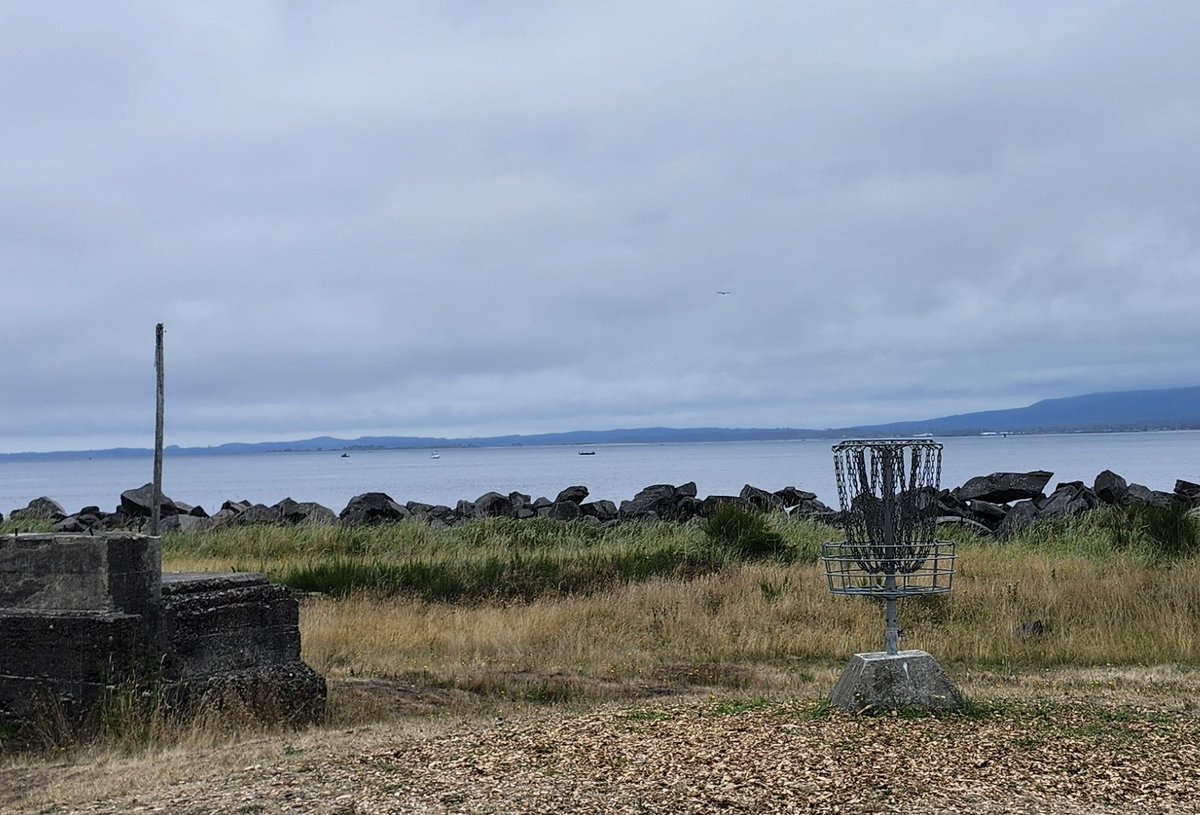 PlastRface's tweet photo. Beautiful view but you don't want it for par. #fortstevens https://t.co/Q8wVe4hkoD
