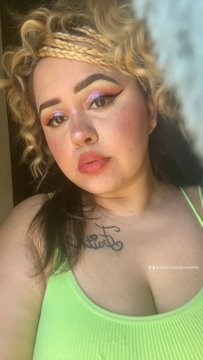 Qu33en_bean tweet media