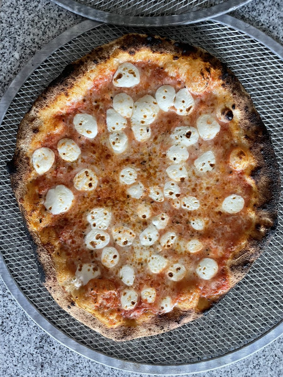 Texas_Hoosiers's tweet image. Taking a moment from yelling at people for leaving the game early to post my #pizzapics for the night. One of my best batches yet.