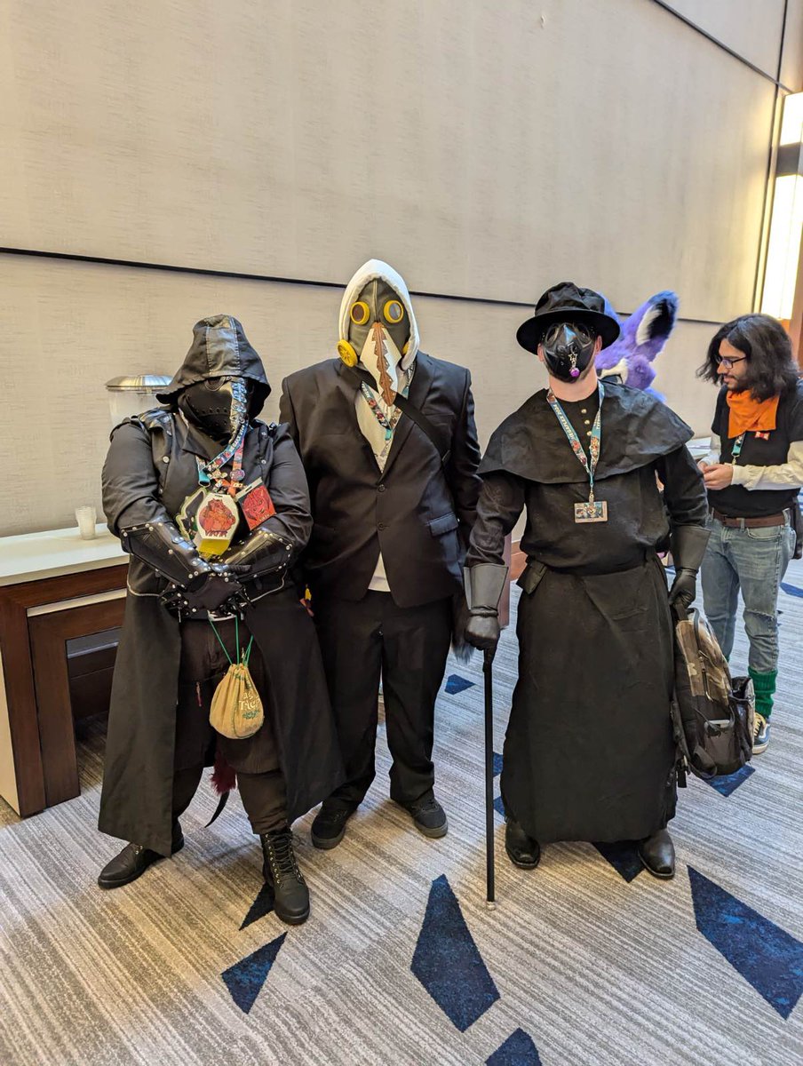 PassiveVoidTTV's tweet photo. Found the fellow Plague Doctors on the first day #Megaplex2024 #FURRY #cosplay https://t.co/e7zaNs8ziA